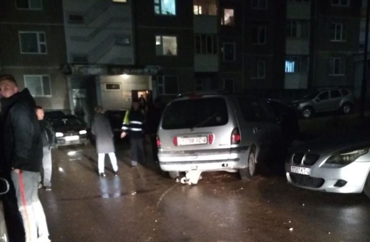 В Слониме пьяный водитель устроил разнос в двух дворах: пострадало несколько машин 