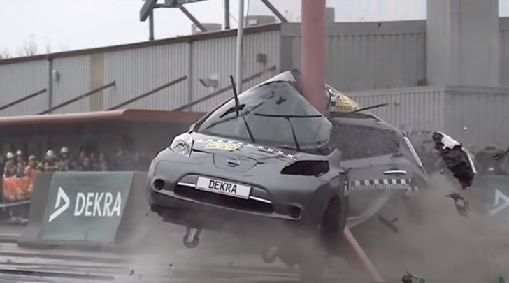 краш-тест, автомобиль Nissan